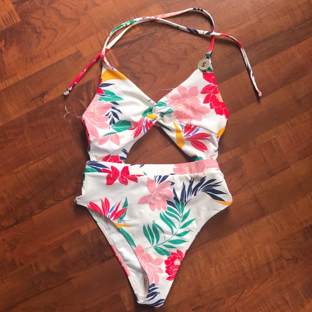 NWT floral cut out one piece swimsuit bodysuit